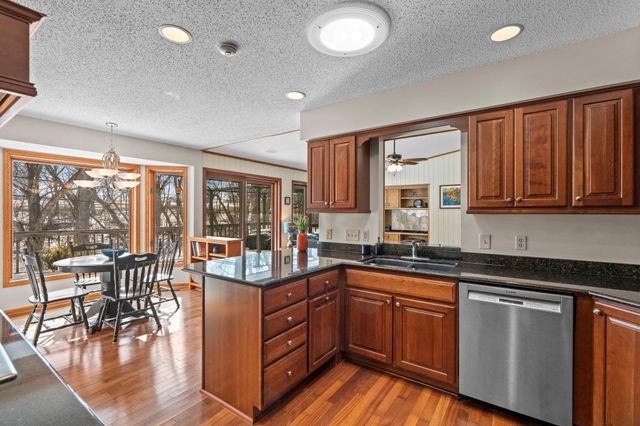 8323 W Franklin Avenue, Saint Louis Park, MN 55426
