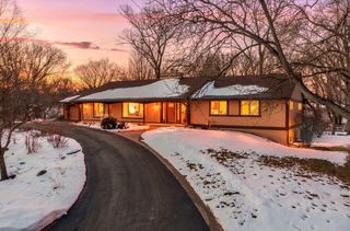 8323 W Franklin Avenue, Saint Louis Park, MN 55426