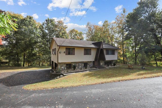 62 Tamarack Hill Drive, Poughkeepsie, NY 12603