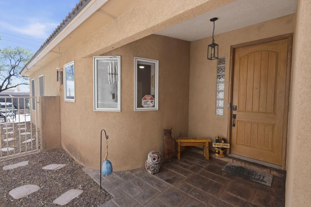 4712 Eyota Drive NW, Albuquerque, NM 87120