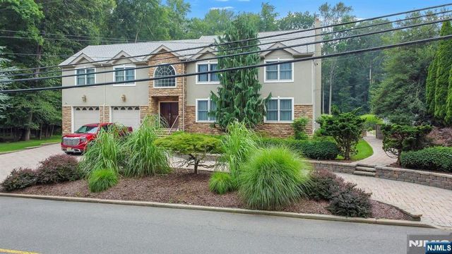 215 White Avenue, Old Tappan, NJ 07675