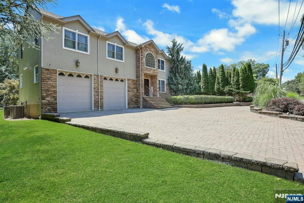 215 White Avenue, Old Tappan, NJ 07675