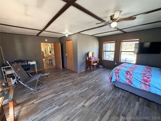 402 Robertson Highway, Henryetta, OK 74437