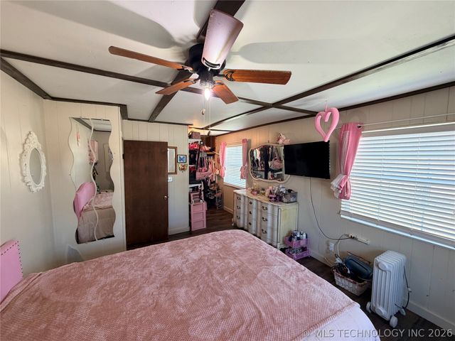 402 Robertson Highway, Henryetta, OK 74437