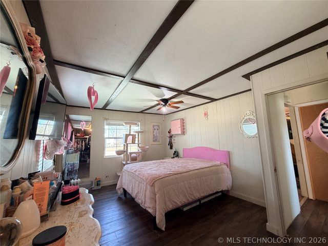 402 Robertson Highway, Henryetta, OK 74437