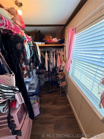 402 Robertson Highway, Henryetta, OK 74437