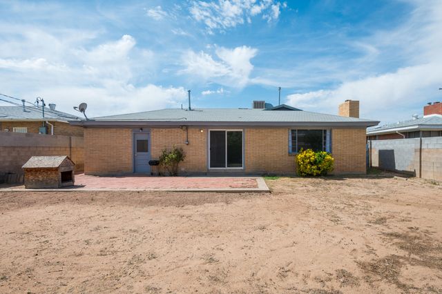 2016 Cagua Drive NE, Albuquerque, NM 87110
