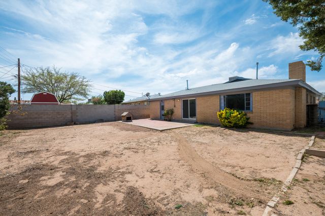 2016 Cagua Drive NE, Albuquerque, NM 87110