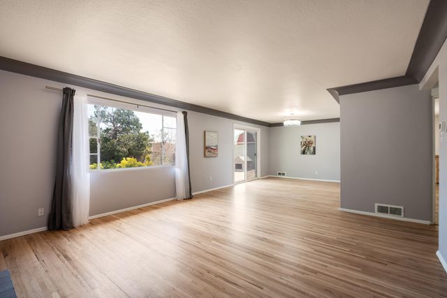 2016 Cagua Drive NE, Albuquerque, NM 87110