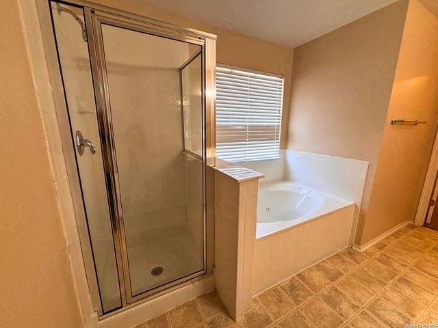 3405 Whisper Hvn, Schertz, TX 78108