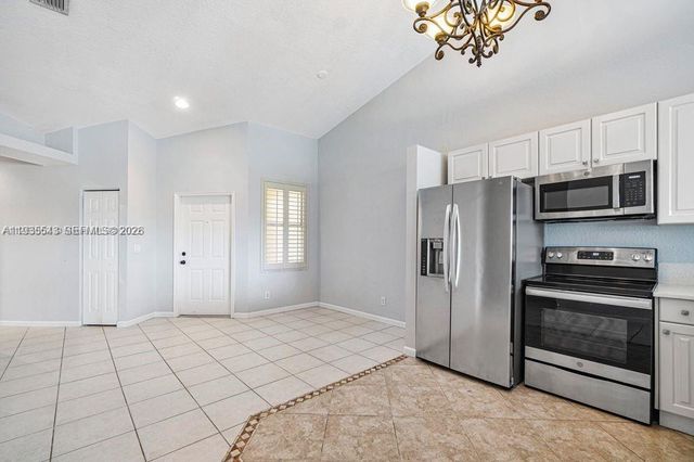 2437 S Coral Trace Cir 2437, Delray Beach, FL 33445