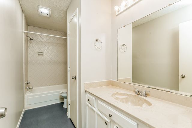 2661 Claremont Drive, Grand Prairie, TX 75052