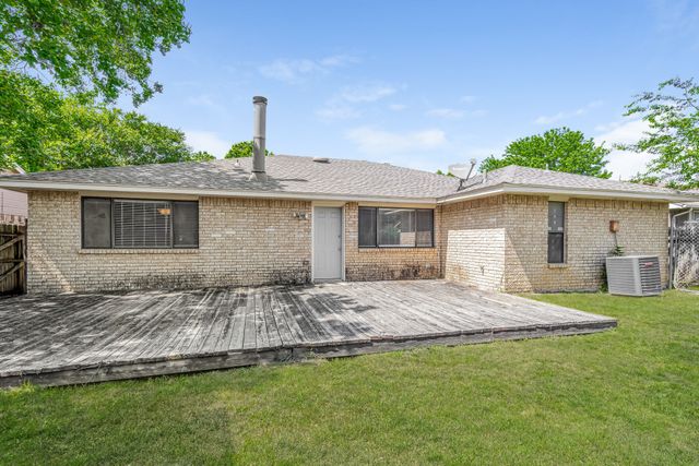 2661 Claremont Drive, Grand Prairie, TX 75052