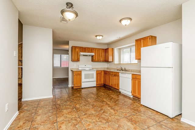 2661 Claremont Drive, Grand Prairie, TX 75052