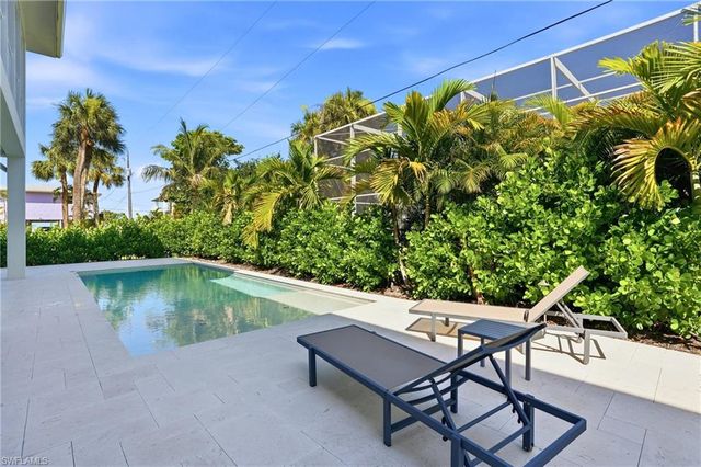 117 Hercules DR, Fort Myers Beach, FL 33931
