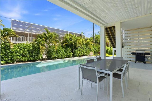 117 Hercules DR, Fort Myers Beach, FL 33931