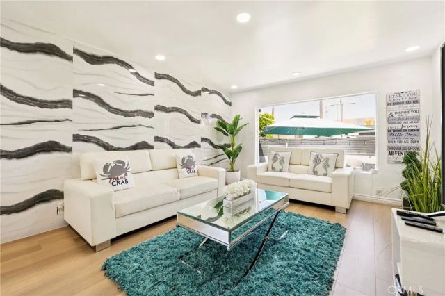 835 Sunset Avenue, Venice, CA 90291