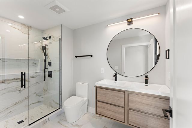106 Moore PH6, Boston, MA 02128