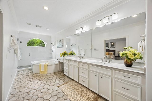2405 Brun Street B, Houston, TX 77019