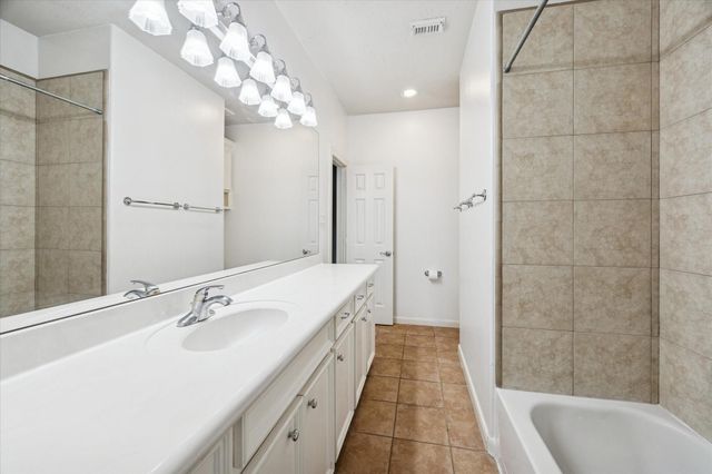 2405 Brun Street B, Houston, TX 77019