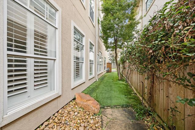2405 Brun Street B, Houston, TX 77019