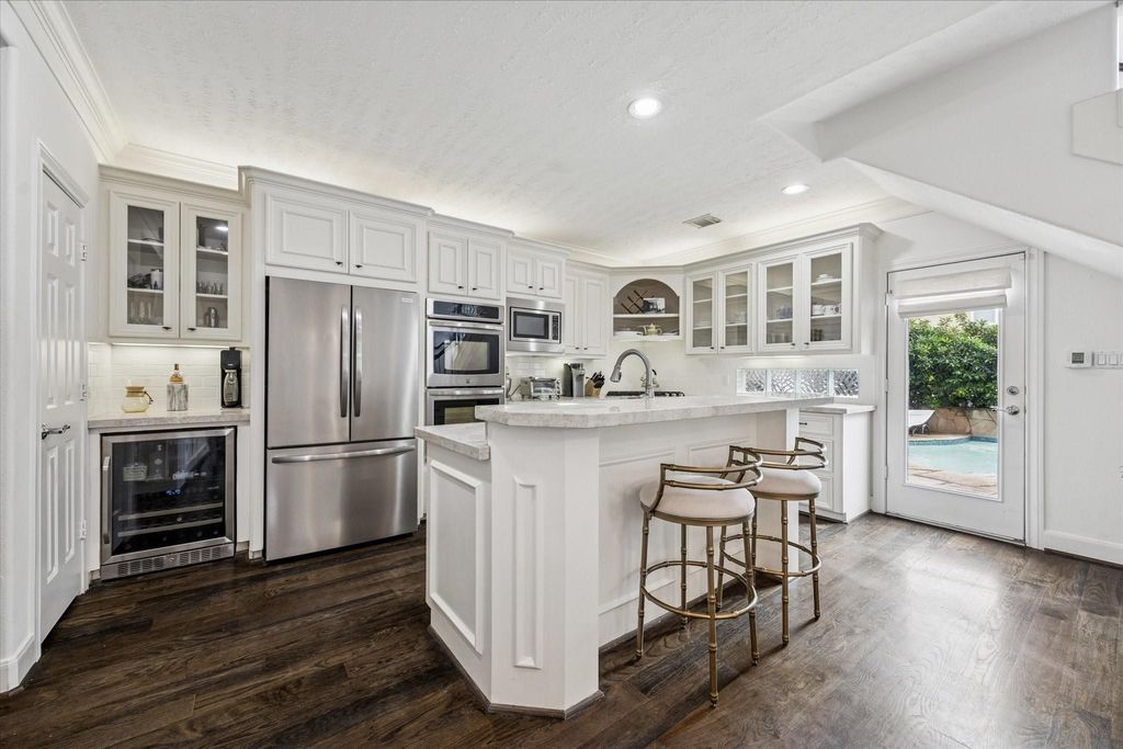 2405 Brun Street B, Houston, TX 77019