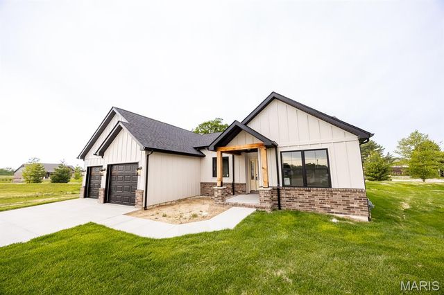 720 Mortar Street, Mascoutah, IL 62258