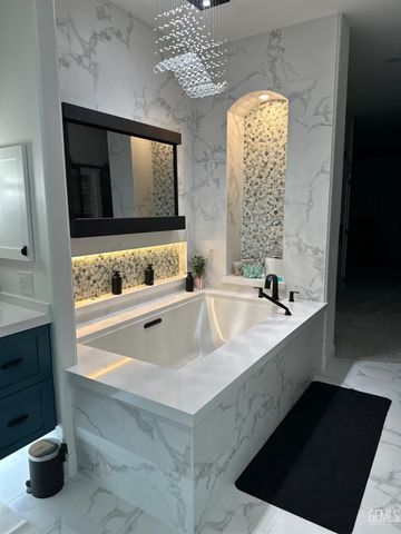 14025 Desert Rose Court, Bakersfield, CA 93314