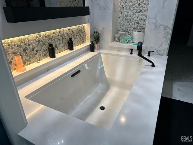 14025 Desert Rose Court, Bakersfield, CA 93314