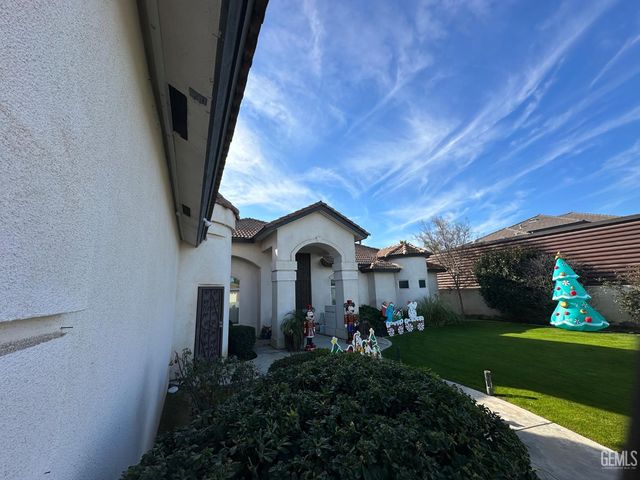 14025 Desert Rose Court, Bakersfield, CA 93314