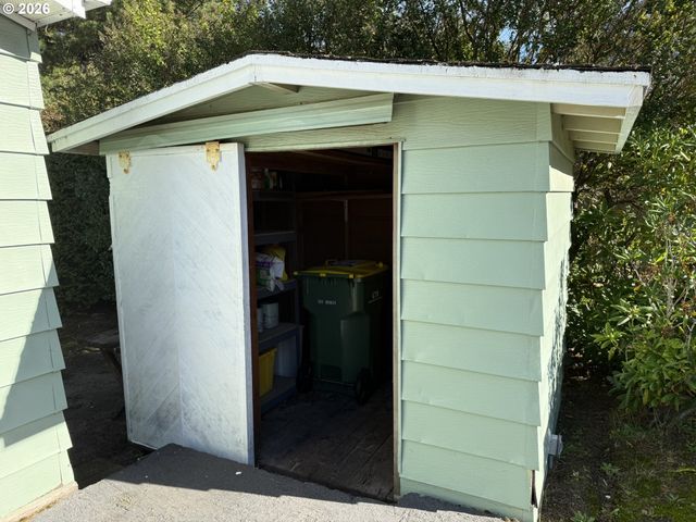 1600 RHODODENDRON Dr 278, Florence, OR 97439