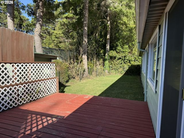 1600 RHODODENDRON Dr 278, Florence, OR 97439