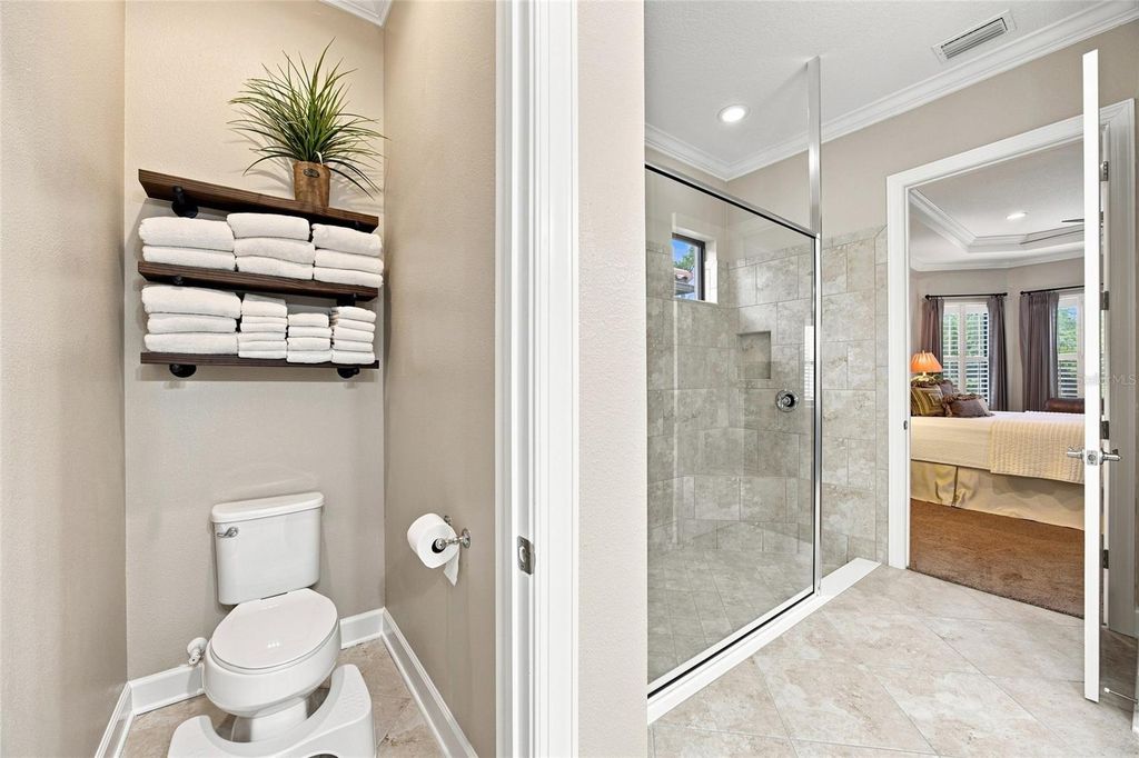 Image 12 of property listing at 8557 GRAND ALBERATO ROAD, Tampa, FL 33647