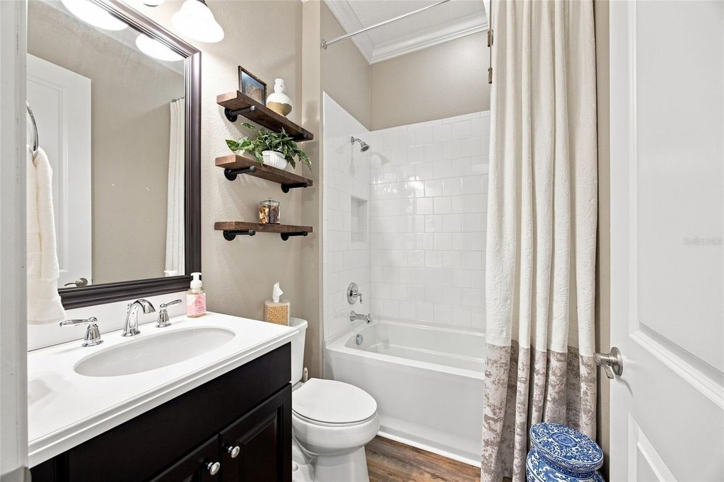 Image 30 of property listing at 8557 GRAND ALBERATO ROAD, Tampa, FL 33647
