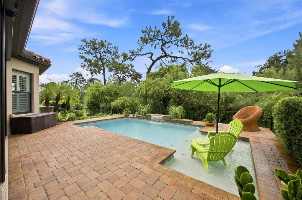 Image 34 of property listing at 8557 GRAND ALBERATO ROAD, Tampa, FL 33647