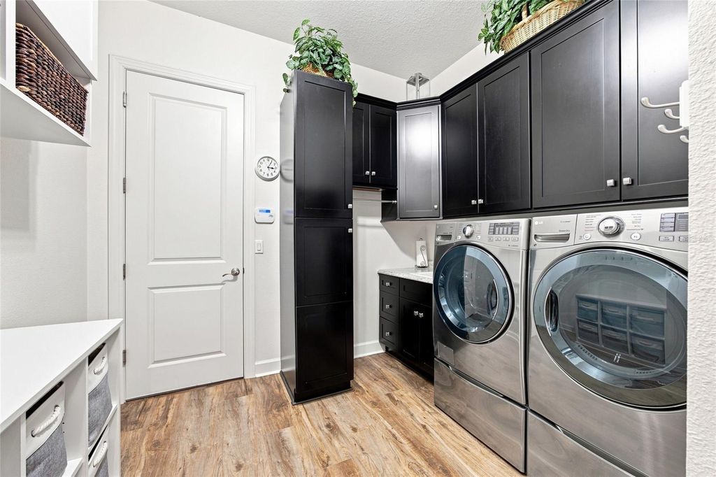Image 40 of property listing at 8557 GRAND ALBERATO ROAD, Tampa, FL 33647