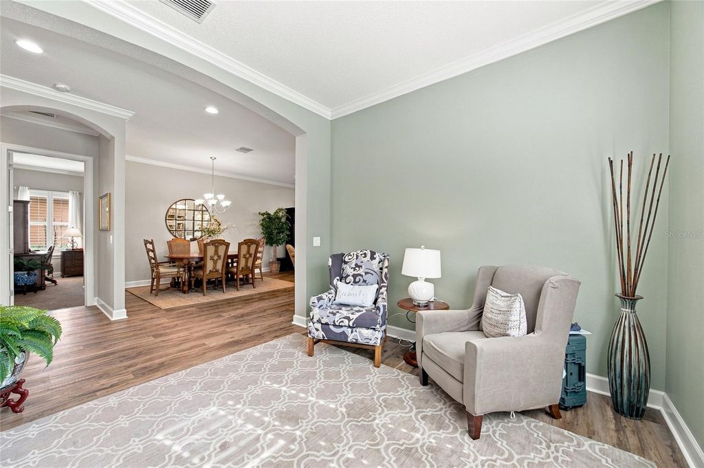 Image 5 of property listing at 8557 GRAND ALBERATO ROAD, Tampa, FL 33647