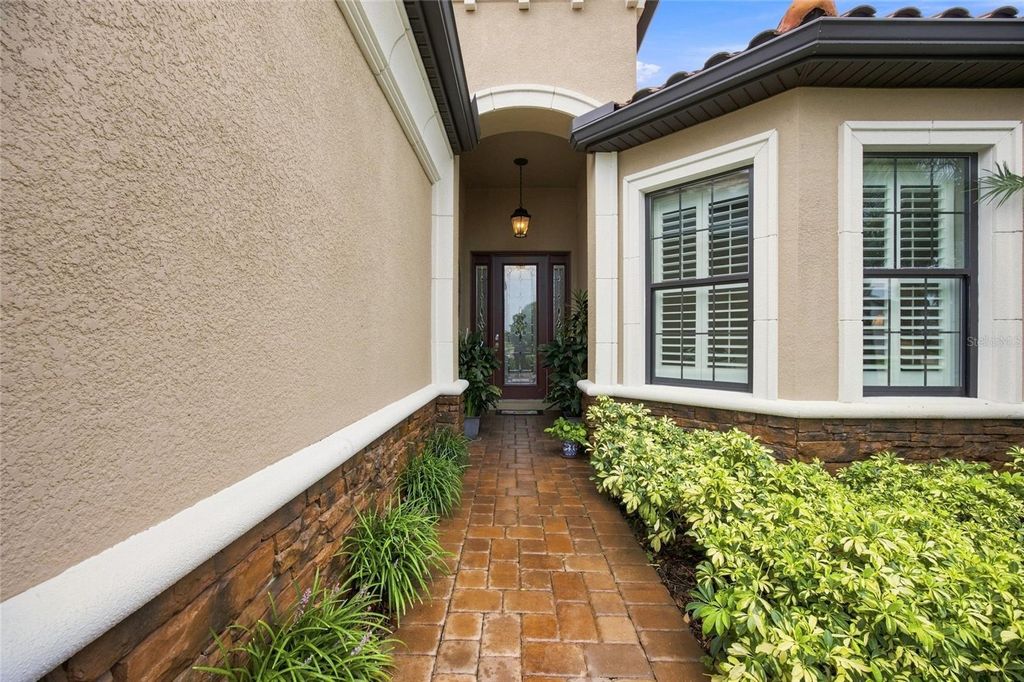 Image 44 of property listing at 8557 GRAND ALBERATO ROAD, Tampa, FL 33647