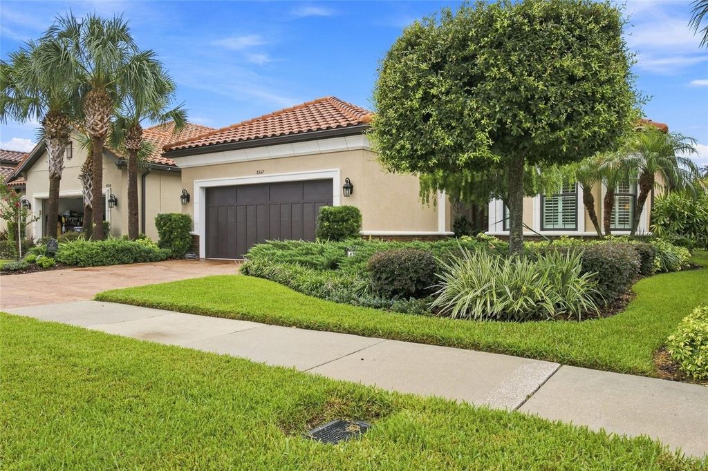 Image 45 of property listing at 8557 GRAND ALBERATO ROAD, Tampa, FL 33647