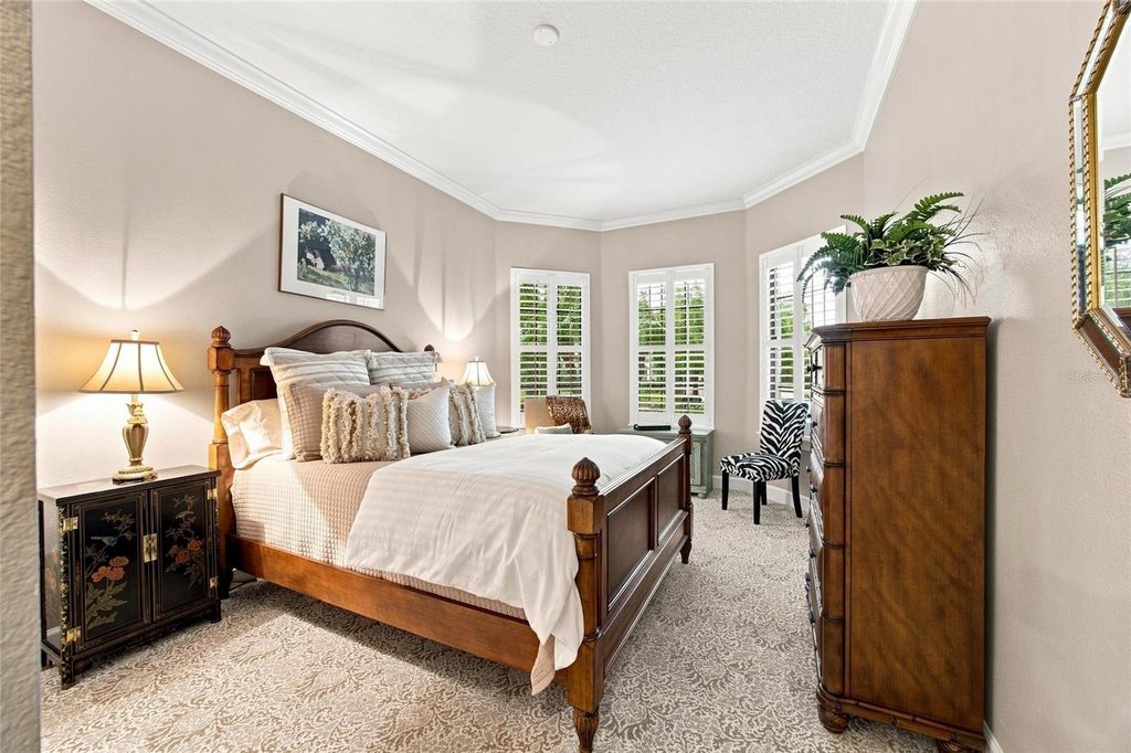 Image 8 of property listing at 8557 GRAND ALBERATO ROAD, Tampa, FL 33647