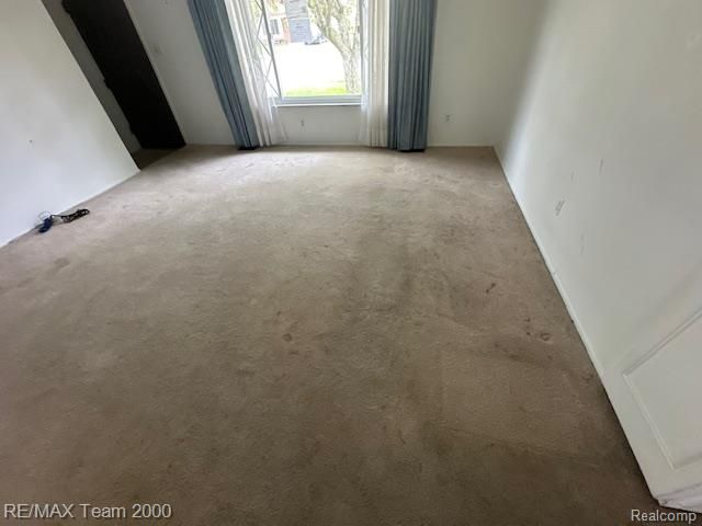 15043 Blue Skies Street, Livonia, MI 48154