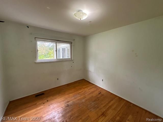 15043 Blue Skies Street, Livonia, MI 48154