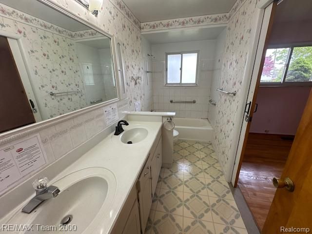 15043 Blue Skies Street, Livonia, MI 48154