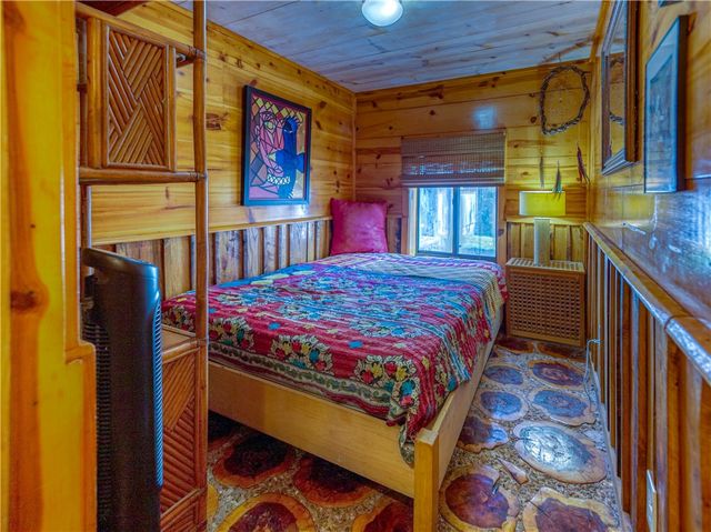 2306 NC Road 8050, Jasper, AR 72641