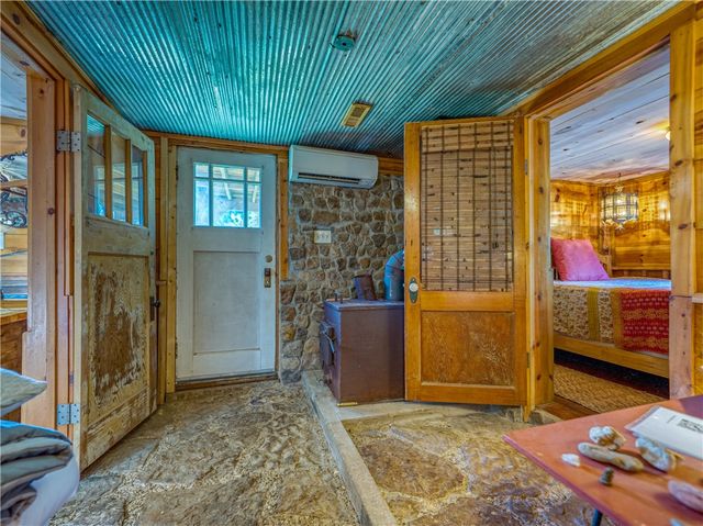 2306 NC Road 8050, Jasper, AR 72641