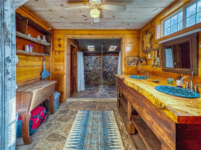 2306 NC Road 8050, Jasper, AR 72641