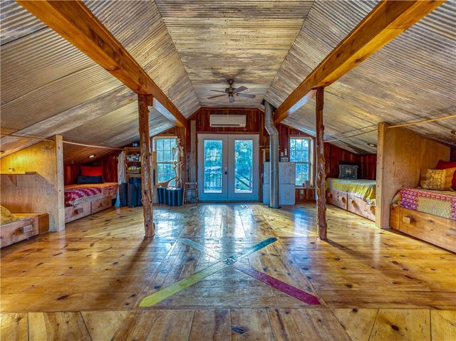 2306 NC Road 8050, Jasper, AR 72641