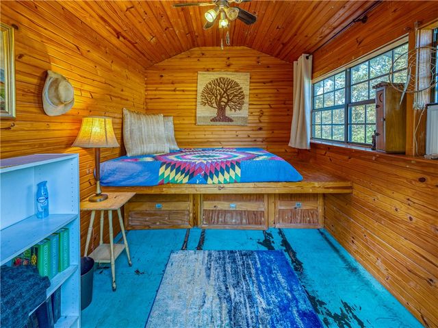 2306 NC Road 8050, Jasper, AR 72641