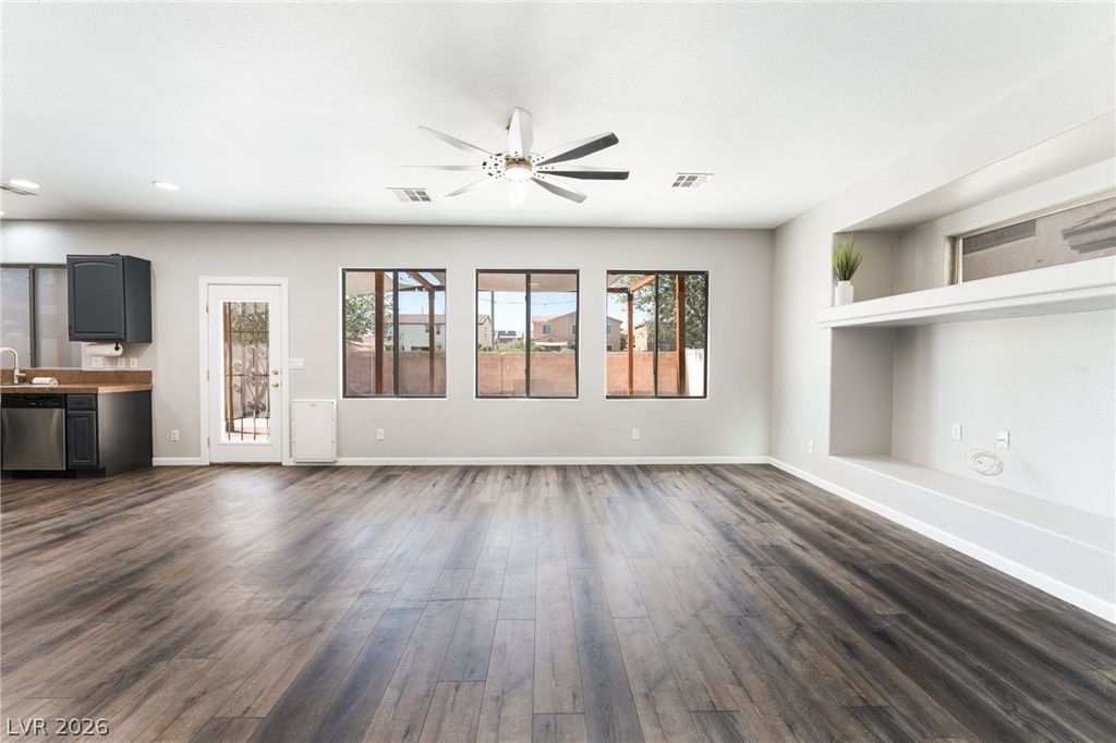 6527 Velvet Silk Street, North Las Vegas, NV 89084 — exterior