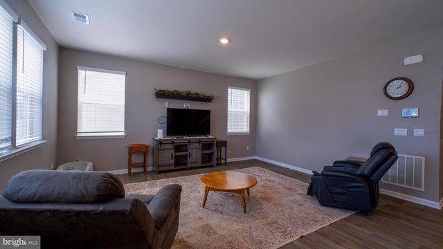 122 CLERKENWELL DR, Stephens City, VA 22655